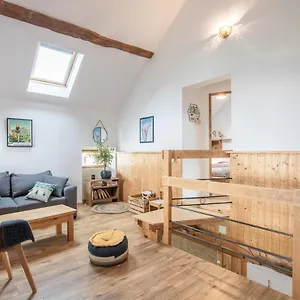 https://gite-la-montagnette.hotels-rhonealpes.com